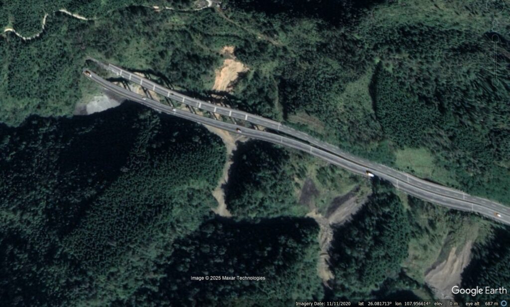 Google Earth image of another site on the Xiarong Expressway in Guizhou, China.