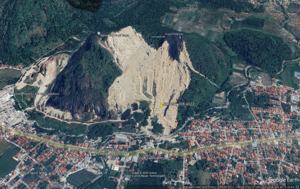 Google Earth image of the site of the 30 May 2025 landslide at Gunung Kuda mine.