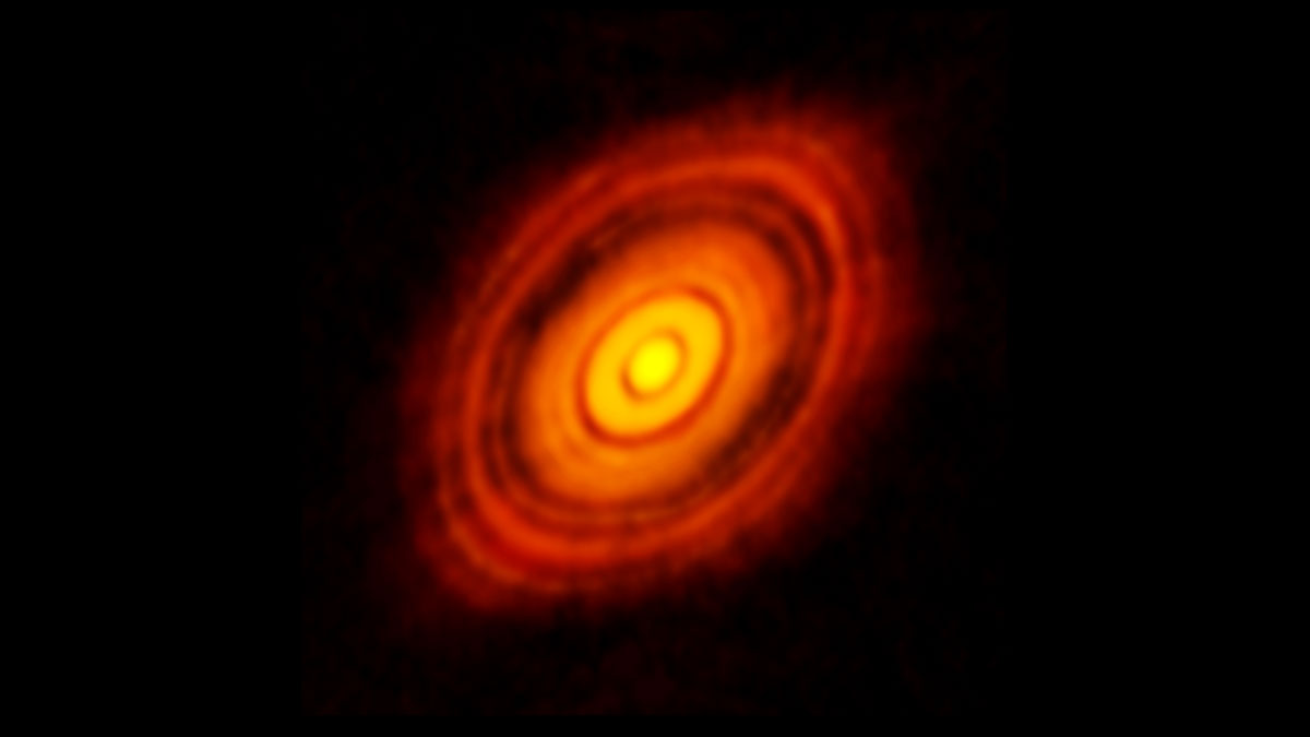 Protoplanetary disk around the star HL Tauri