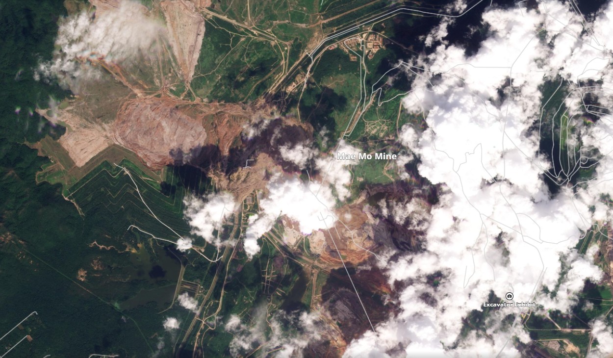 Planet imagery of the 4 November 2025 landslide at Mae Moh Mine in Thailand