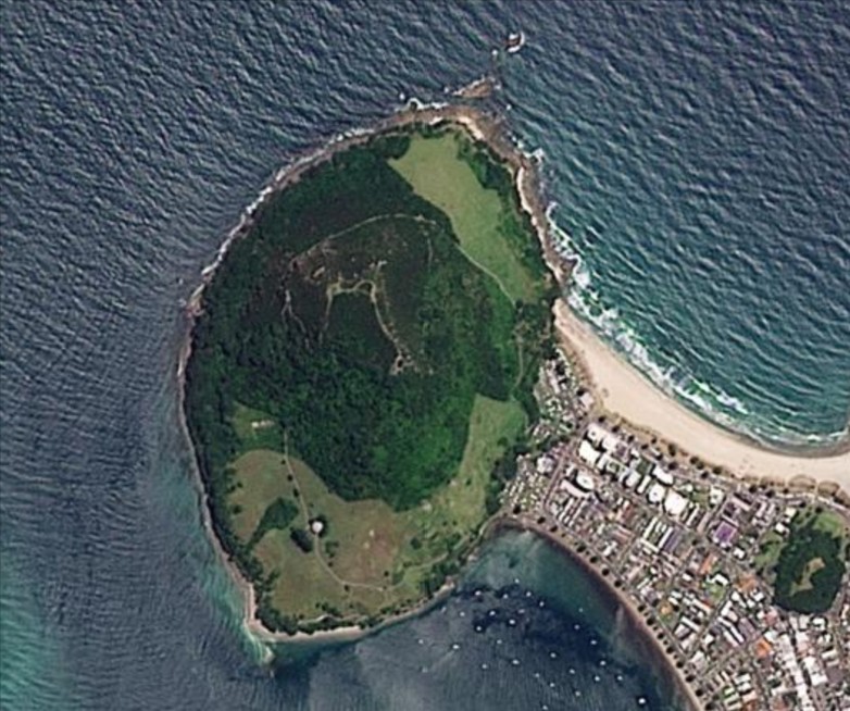 Satellite image of Mauao before the 22 January 2026 rainfall event. 