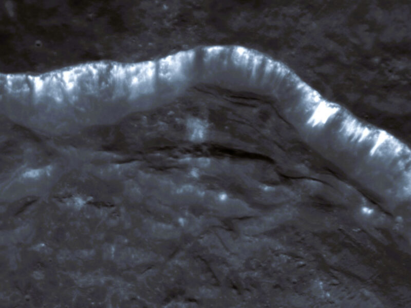 Oozing Gas Could Be Making Stripes in Mercury’s Craters