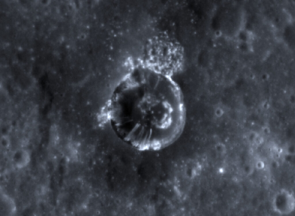 Side-by-side images of craters on Mercury that have streaks coming down from the crater rims.