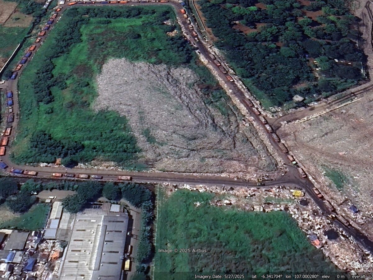 Google Earth image of the site of the 8 March 2026 garbage landslide at the Bantar Gebang Integrated Waste Processing Site in Bekasi, Indonesia.