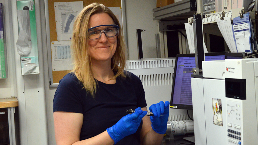 Photo of Sarah Feakins in a lab.