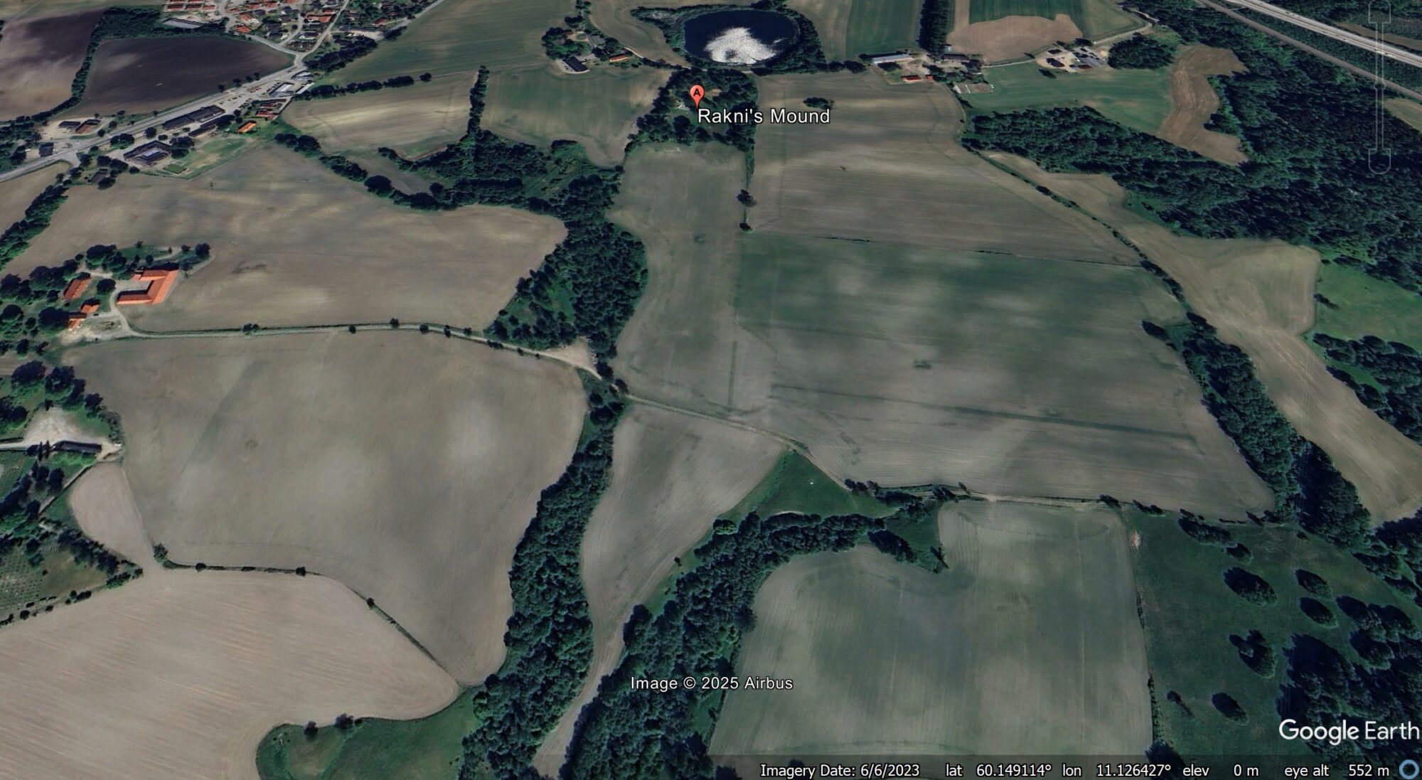 Google Earth image of the site of Raknehaugen.