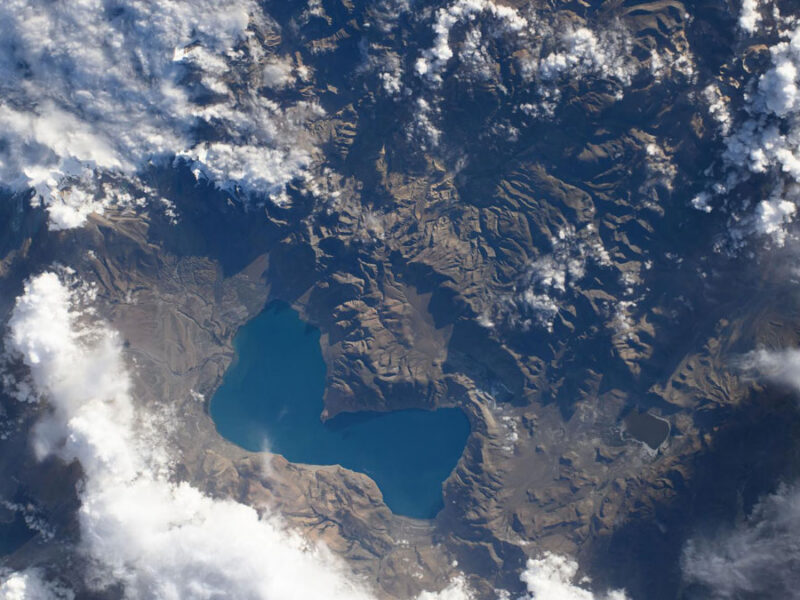 Weak Faults Play a Strong Role in the Tibetan Plateau’s Deformation