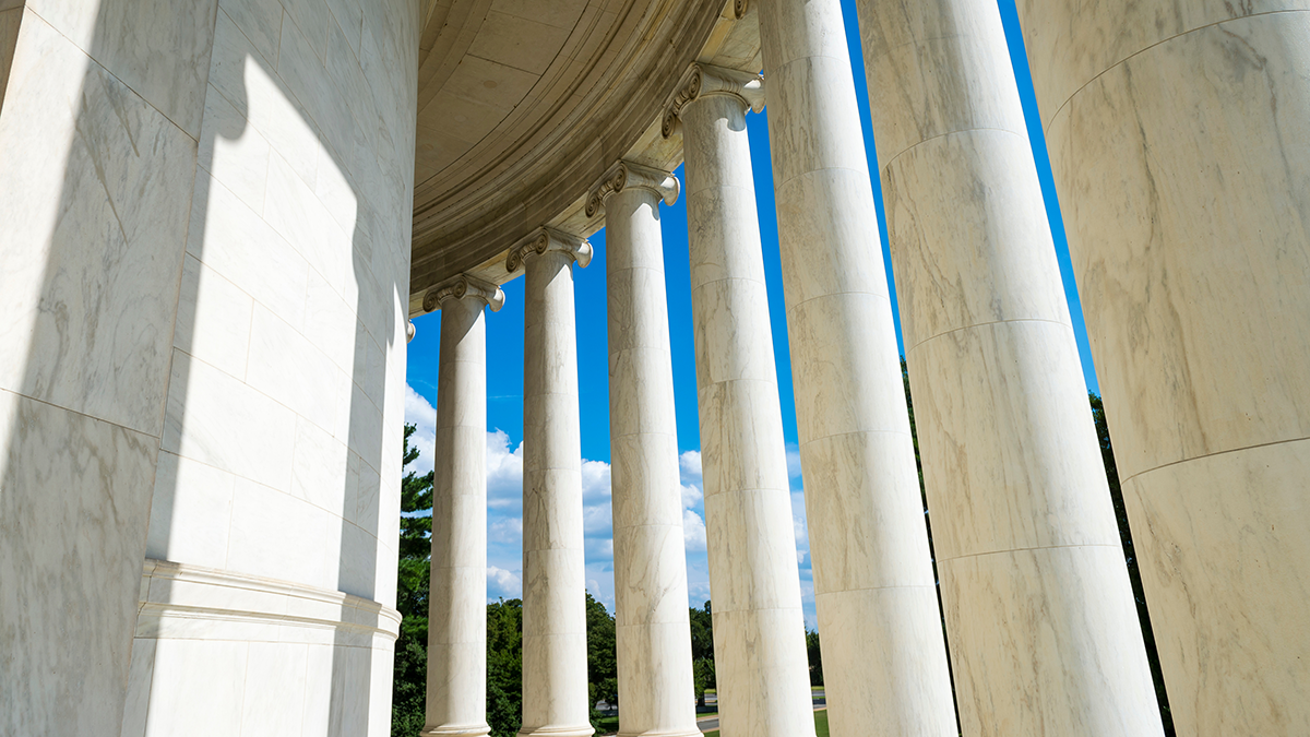 A building with pillars.